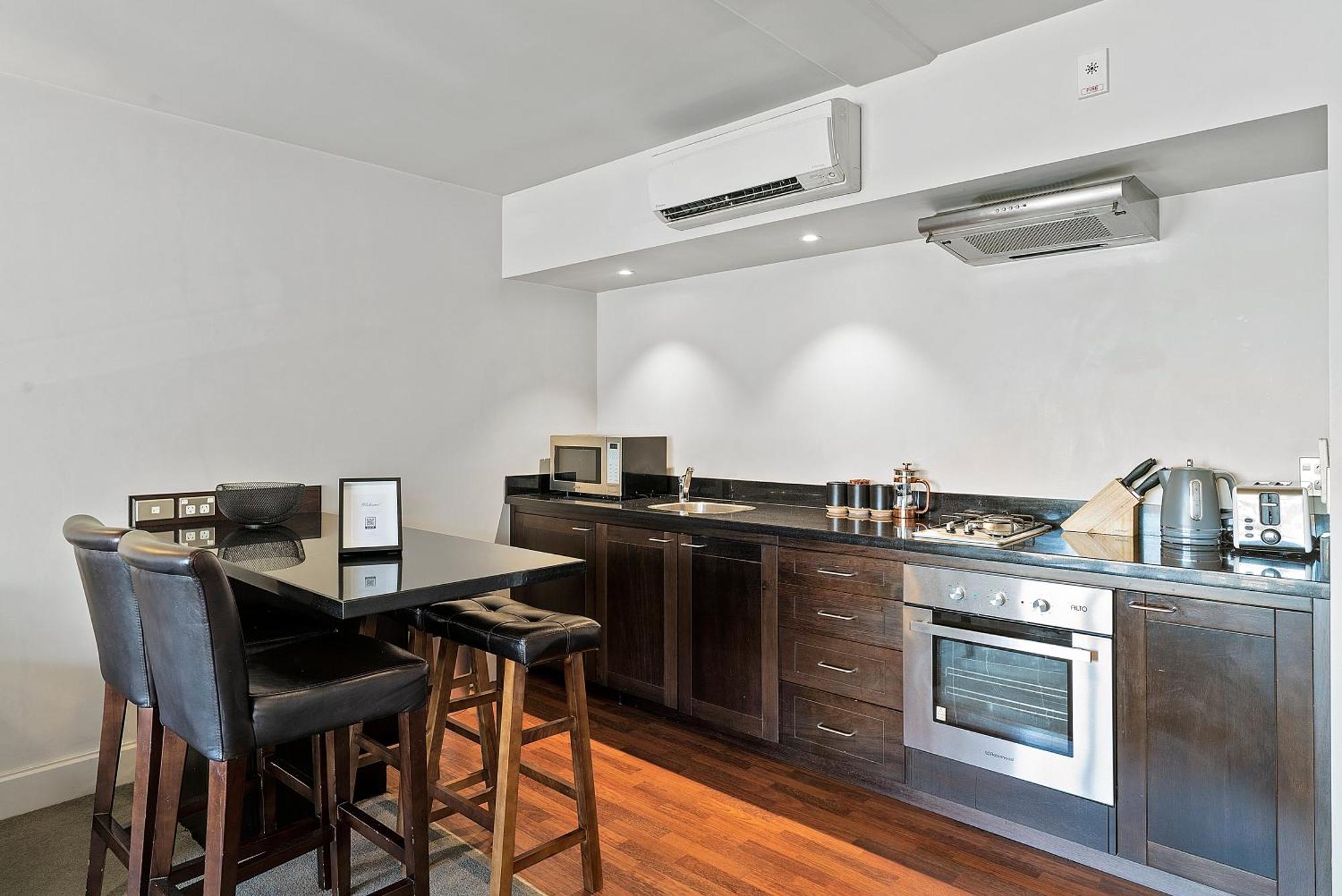Lakeside Living - Modern 2-Bedroom Apartment Queenstown Exterior foto