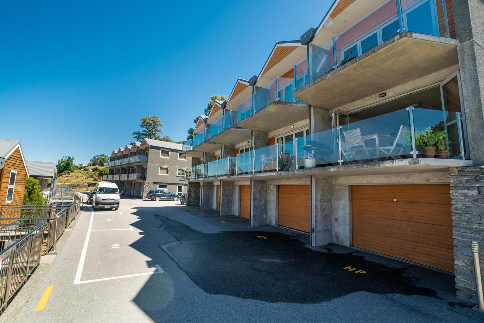 Lakeside Living - Modern 2-Bedroom Apartment Queenstown Exterior foto