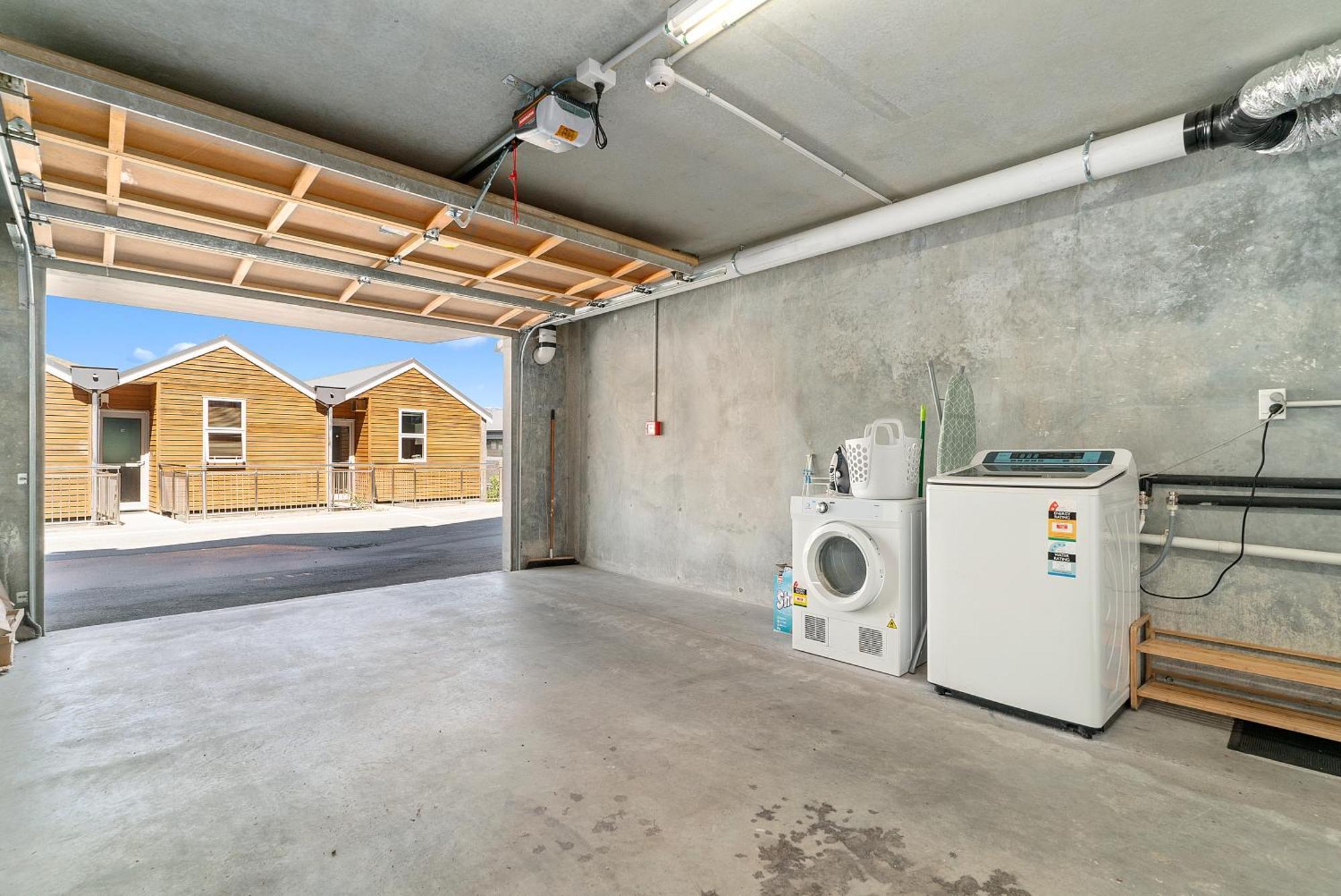 Lakeside Living - Modern 2-Bedroom Apartment Queenstown Exterior foto